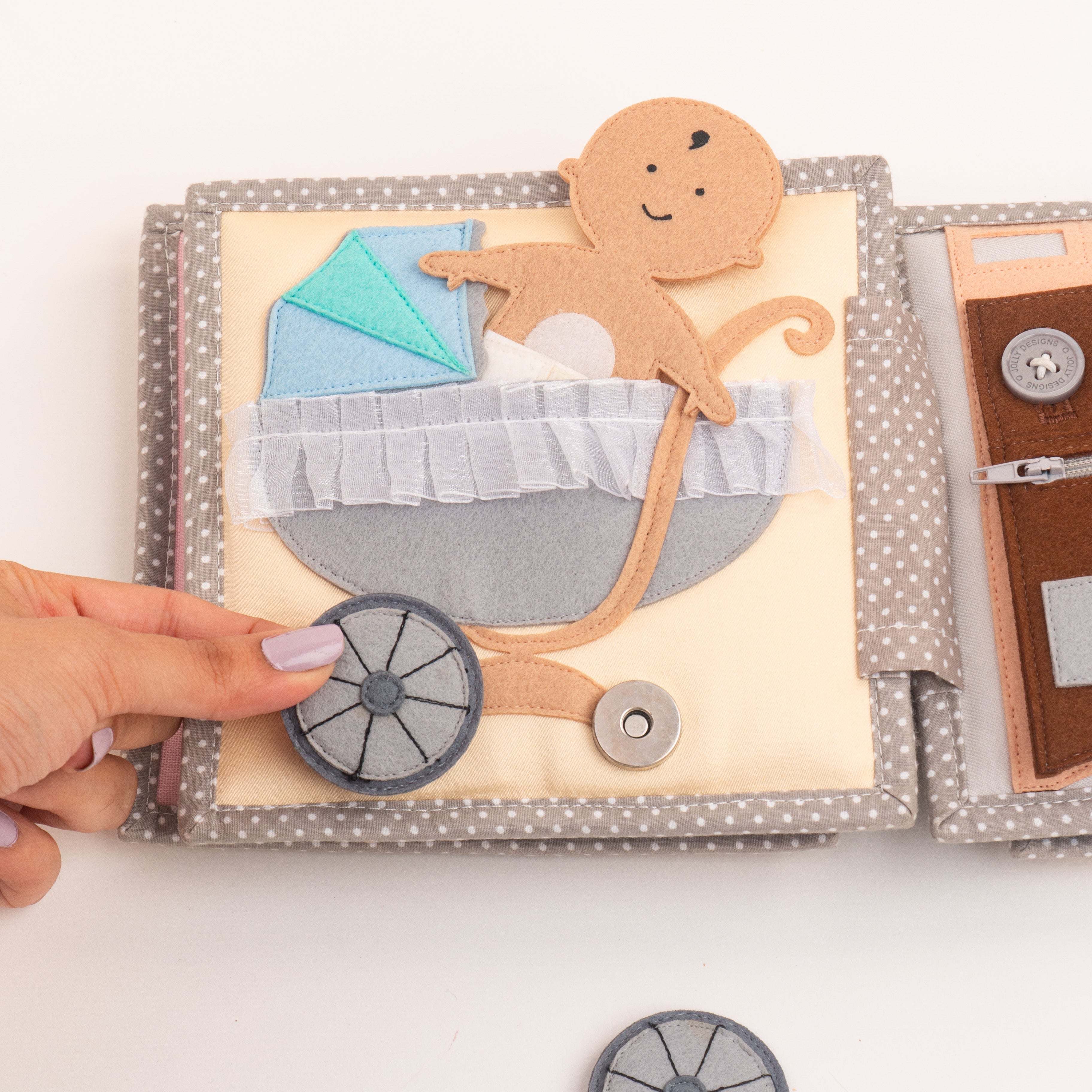 Bébé Jolly- 6 pages Mini Quiet Book